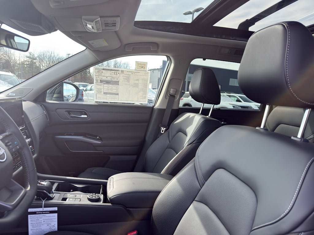 2026 Nissan Pathfinder SL 4WD