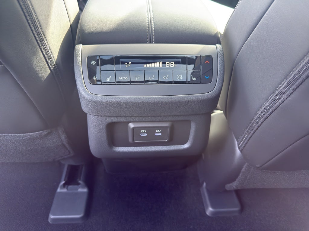 2026 Nissan Pathfinder SL 4WD