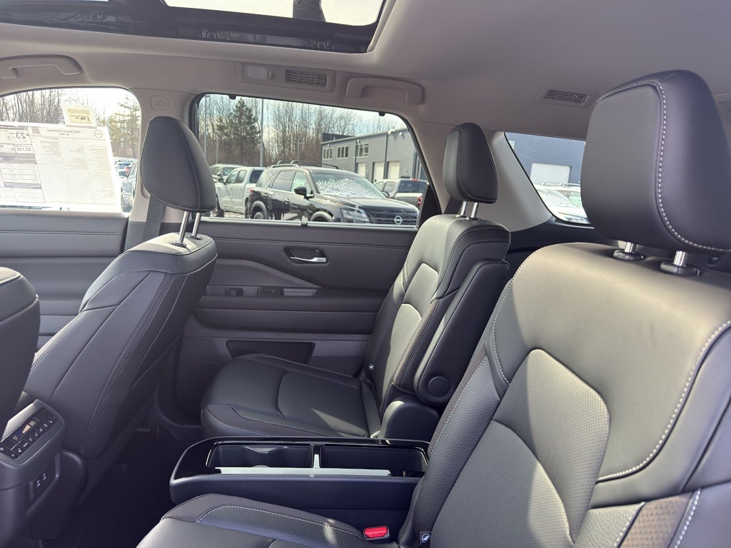 2026 Nissan Pathfinder SL 4WD