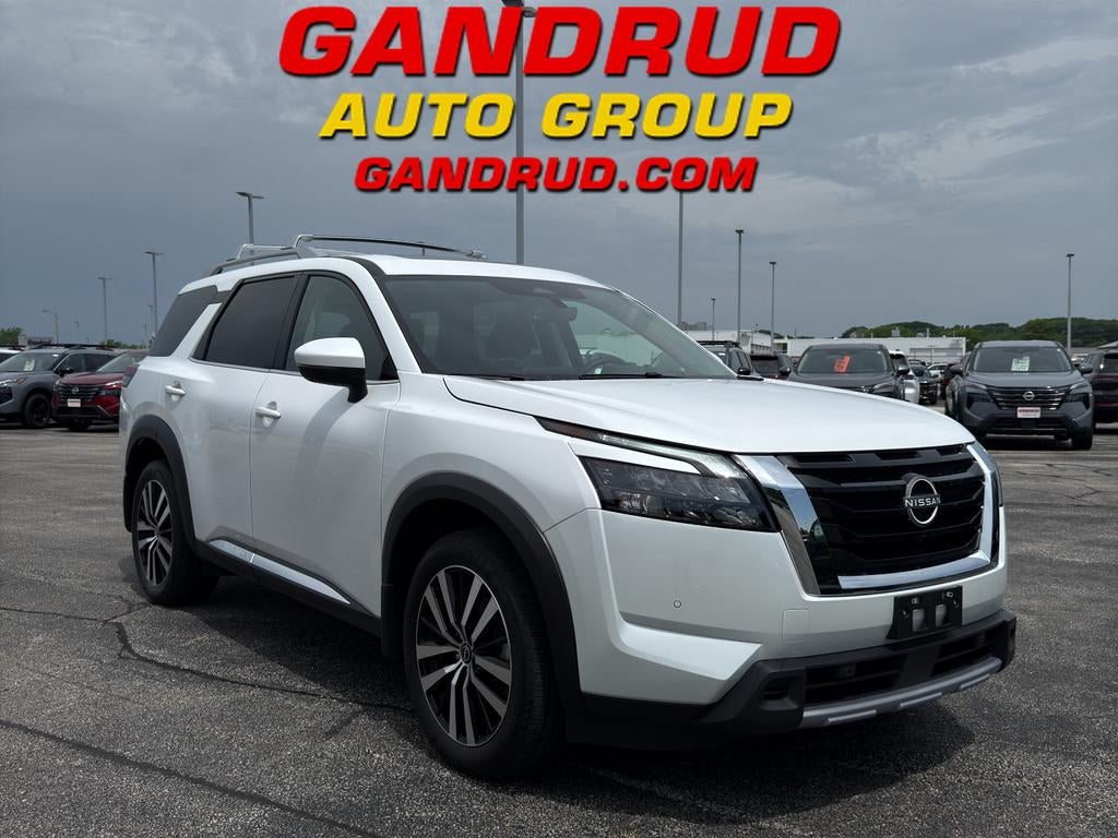 2025 Nissan Pathfinder Platinum 4WD