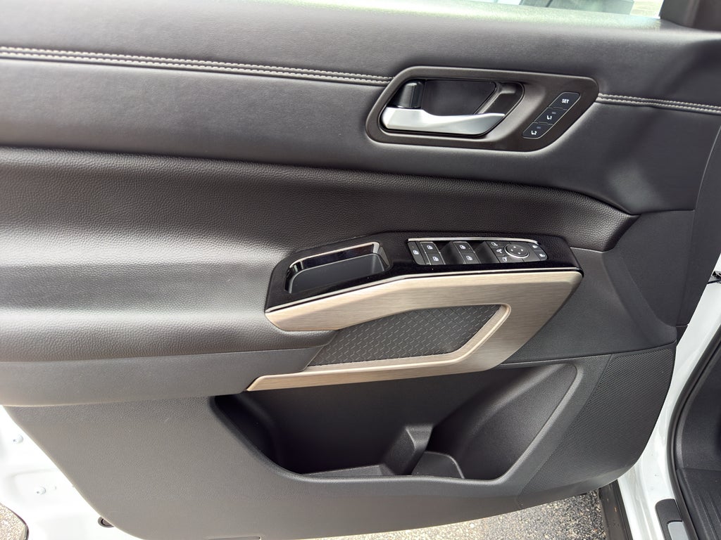 2025 Nissan Pathfinder Platinum 4WD
