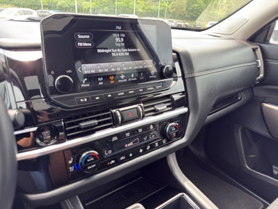 2025 Nissan Pathfinder Platinum 4WD