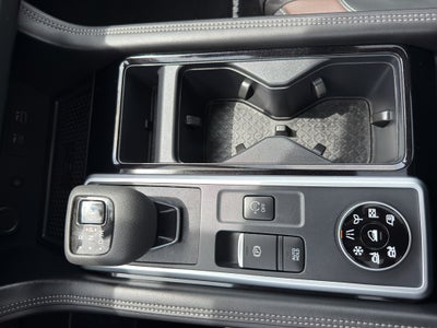 2025 Nissan Pathfinder Platinum 4WD