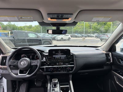 2025 Nissan Pathfinder Platinum 4WD