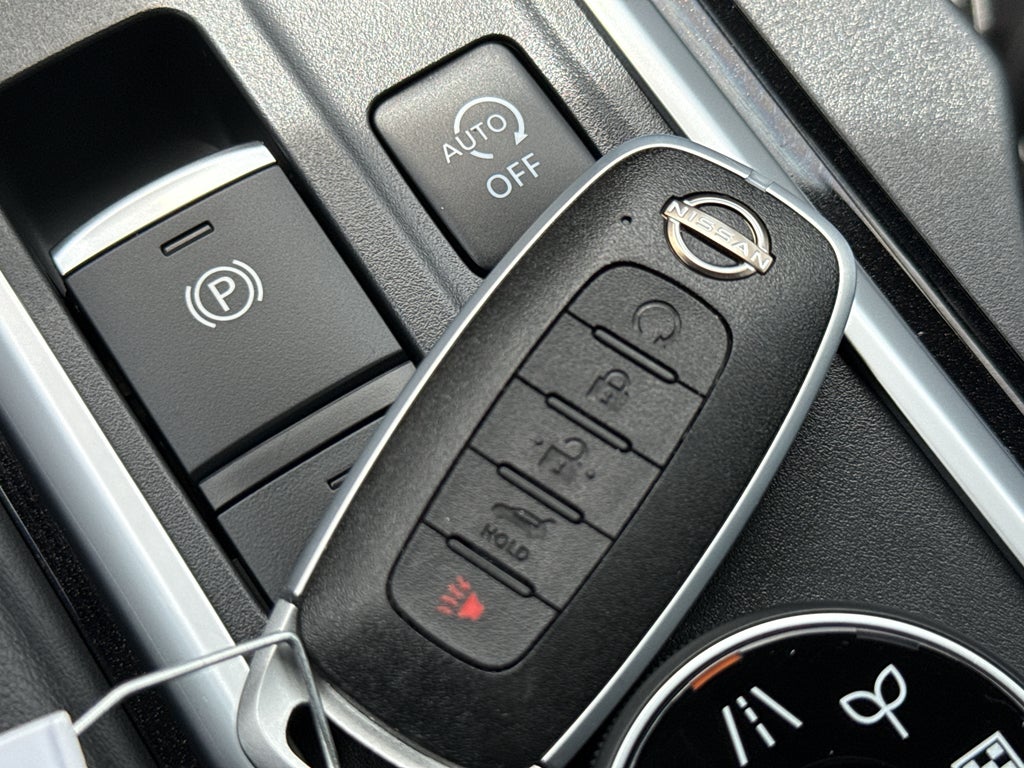 2025 Nissan Pathfinder Platinum 4WD