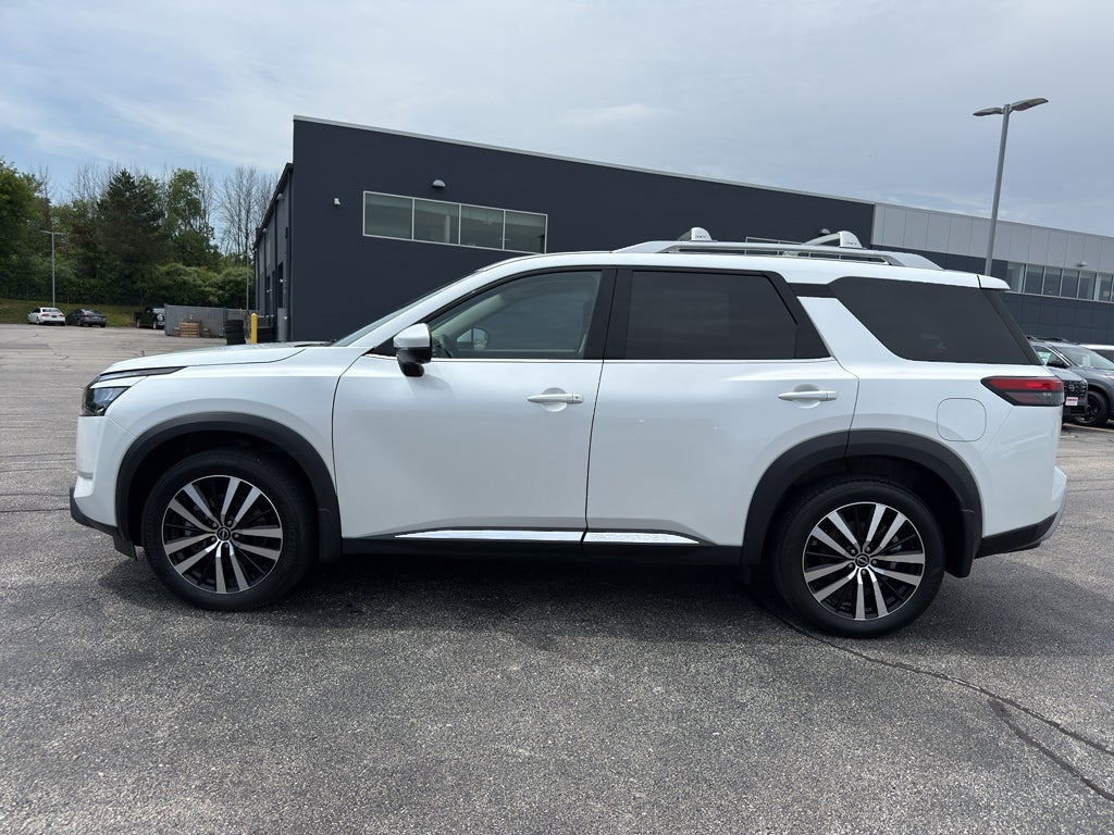 2025 Nissan Pathfinder Platinum 4WD
