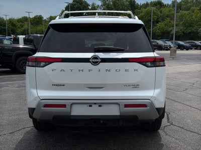 2025 Nissan Pathfinder Platinum 4WD