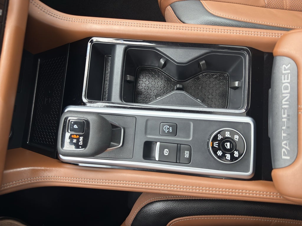 2024 Nissan Pathfinder Platinum 4WD