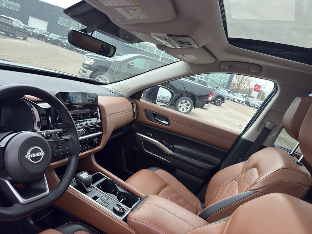 2024 Nissan Pathfinder Platinum 4WD