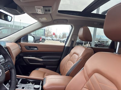 2024 Nissan Pathfinder Platinum 4WD