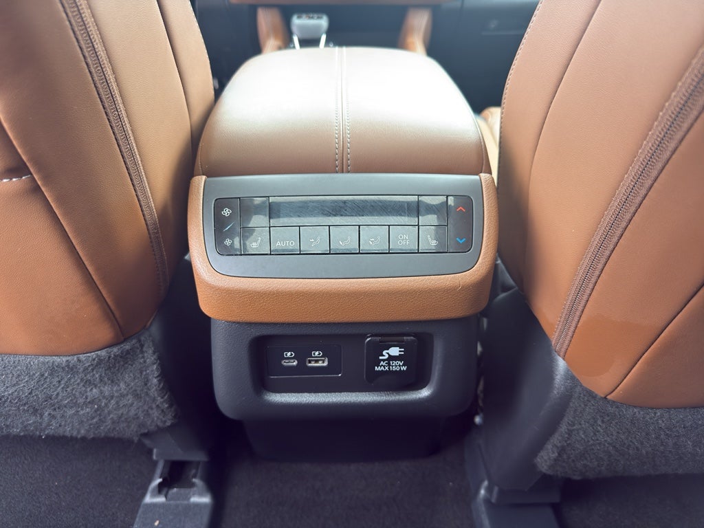 2024 Nissan Pathfinder Platinum 4WD