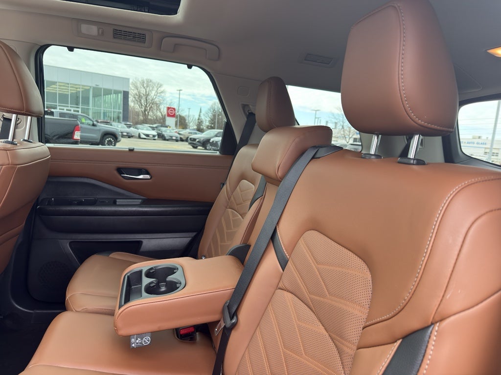 2024 Nissan Pathfinder Platinum 4WD