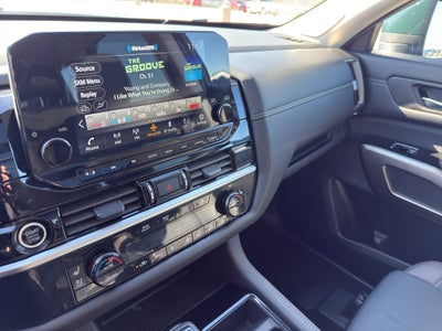 2024 Nissan Pathfinder Platinum 4WD