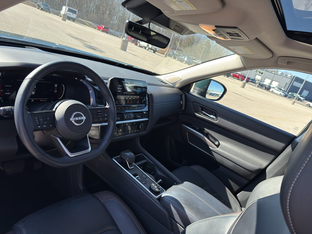 2024 Nissan Pathfinder Platinum 4WD