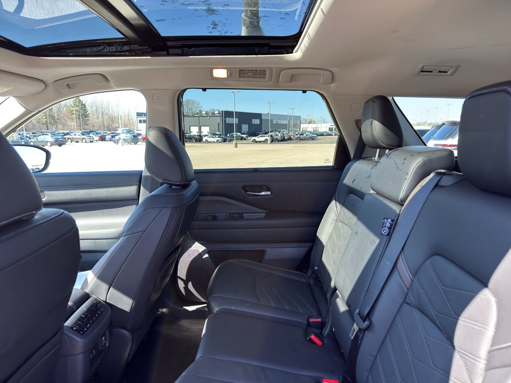 2024 Nissan Pathfinder Platinum 4WD