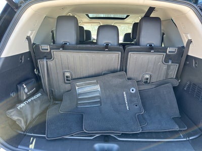 2024 Nissan Pathfinder Platinum 4WD