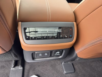 2026 Nissan Pathfinder Platinum 4WD