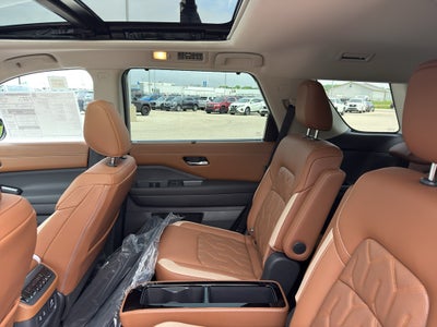 2026 Nissan Pathfinder Platinum 4WD
