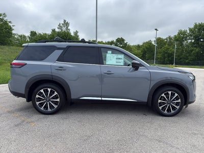 2026 Nissan Pathfinder Platinum 4WD