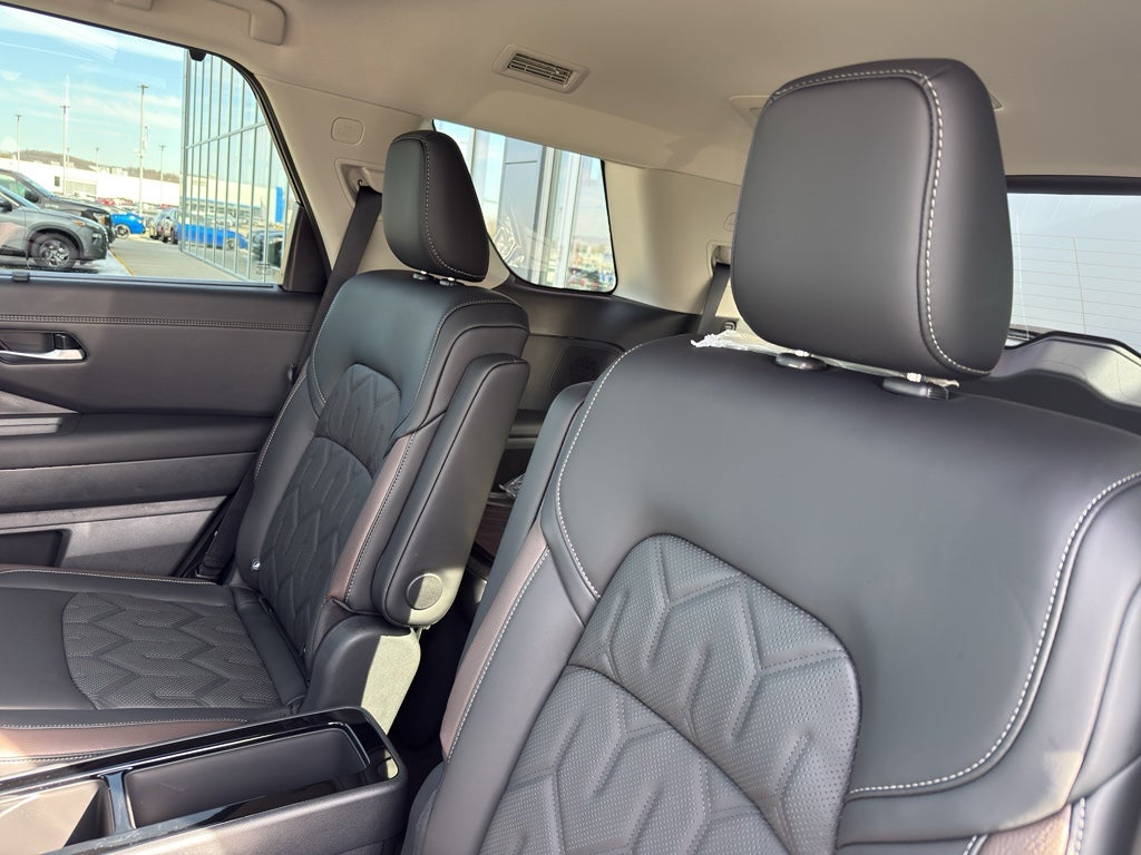 2026 Nissan Pathfinder Platinum 4WD