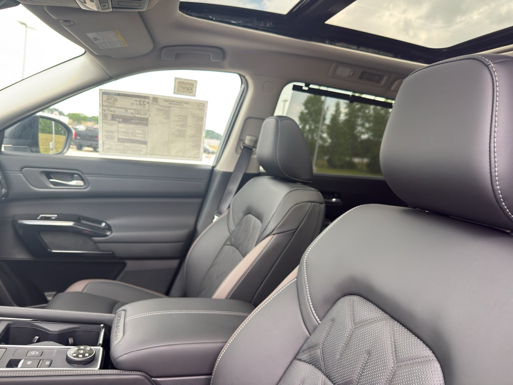 2026 Nissan Pathfinder Platinum 4WD