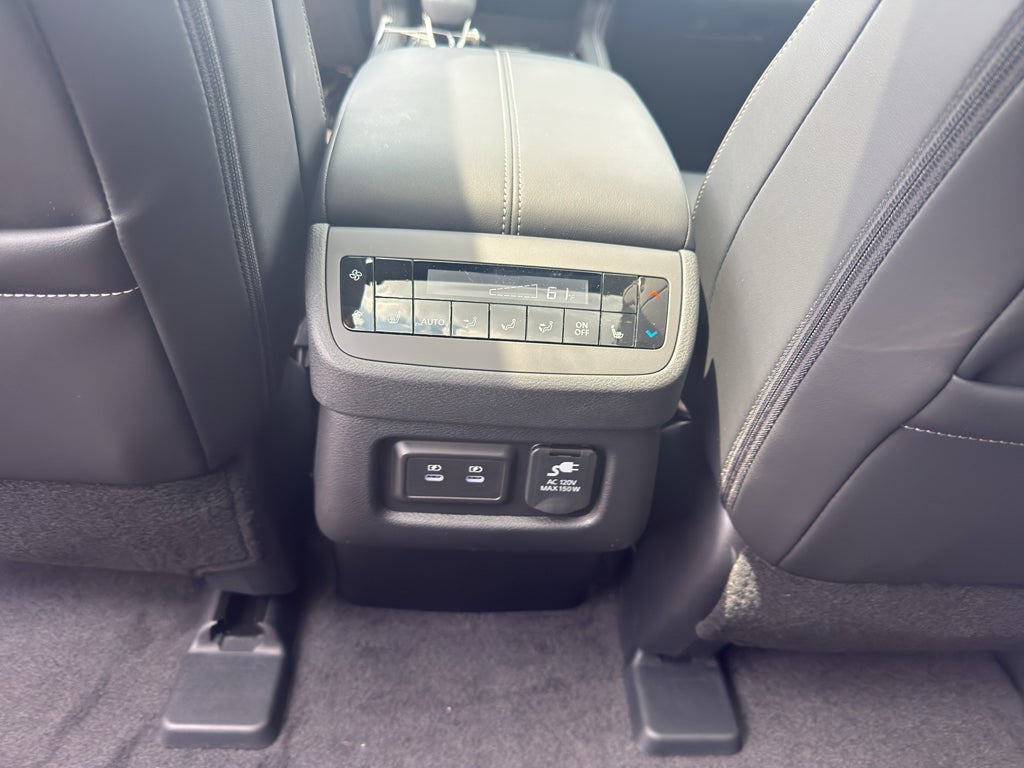 2026 Nissan Pathfinder Platinum 4WD