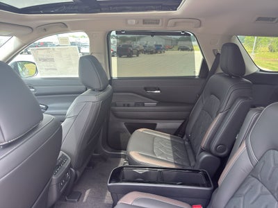 2026 Nissan Pathfinder Platinum 4WD