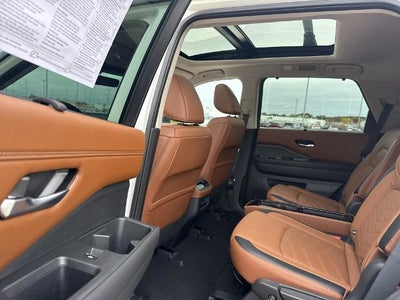 2024 Nissan Pathfinder Platinum 4WD