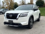 2024 Nissan Pathfinder Platinum 4WD