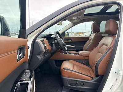 2024 Nissan Pathfinder Platinum 4WD