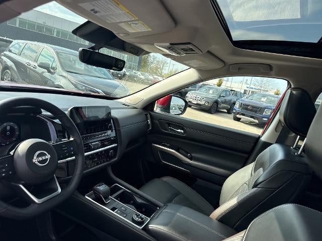 2024 Nissan Pathfinder Platinum 4WD
