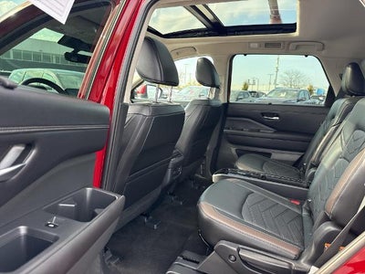 2024 Nissan Pathfinder Platinum 4WD