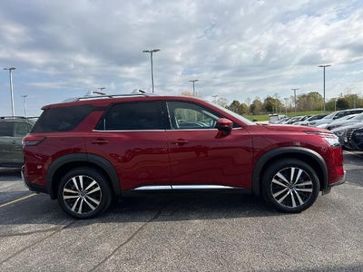 2024 Nissan Pathfinder Platinum 4WD