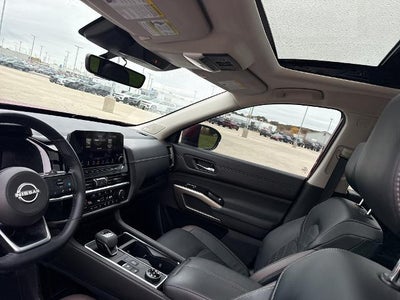 2023 Nissan Pathfinder Platinum 4WD