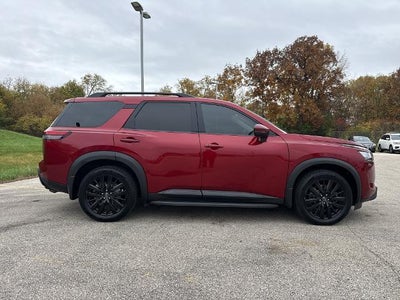 2023 Nissan Pathfinder Platinum 4WD