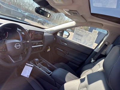 2026 Nissan Pathfinder Platinum 4WD