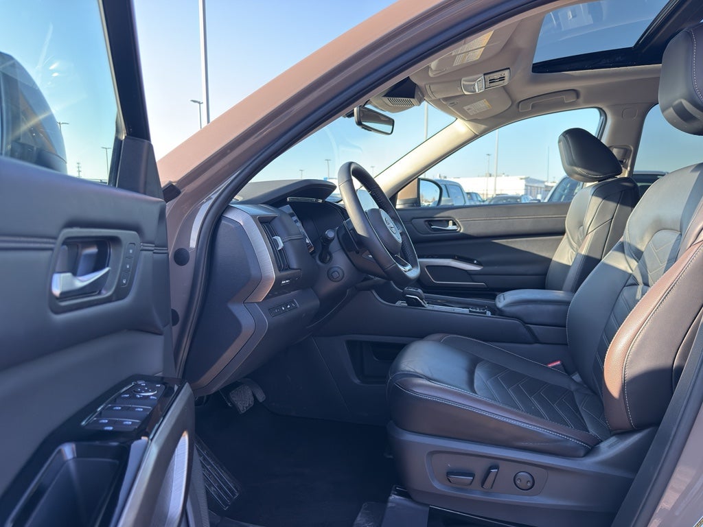 2023 Nissan Pathfinder Platinum 4WD