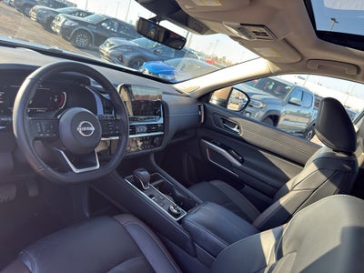 2023 Nissan Pathfinder Platinum 4WD