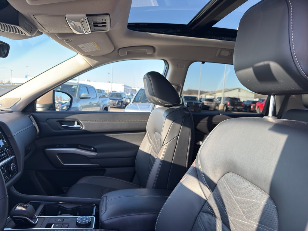 2023 Nissan Pathfinder Platinum 4WD