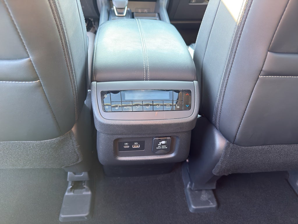 2023 Nissan Pathfinder Platinum 4WD