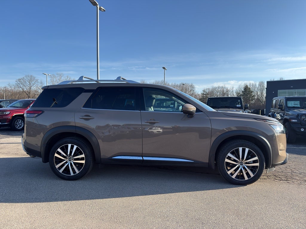 2023 Nissan Pathfinder Platinum 4WD