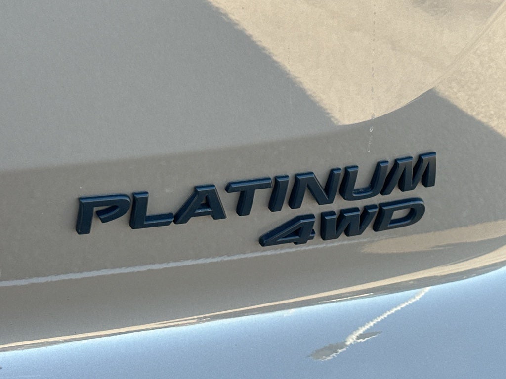 2023 Nissan Pathfinder Platinum 4WD