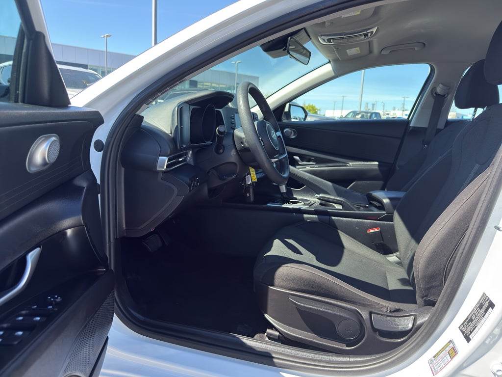 2021 Hyundai ELANTRA SE IVT