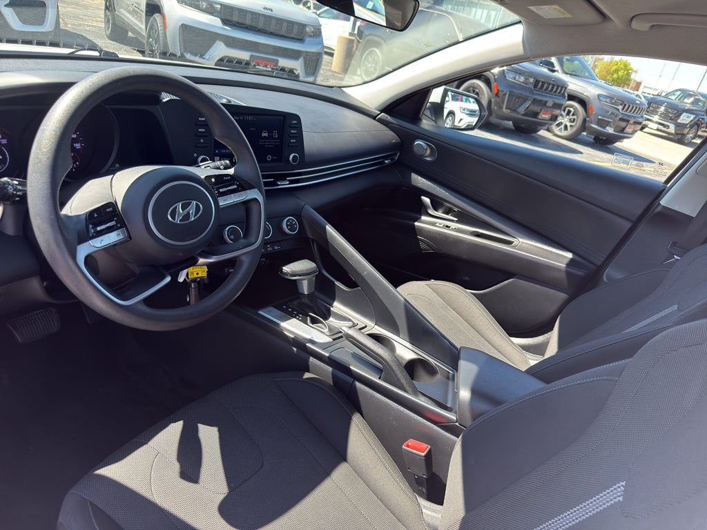 2021 Hyundai ELANTRA SE IVT