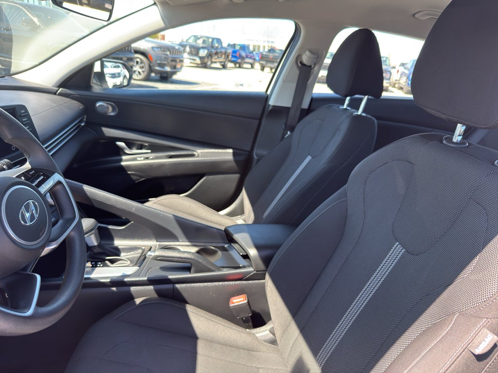 2021 Hyundai ELANTRA SE IVT