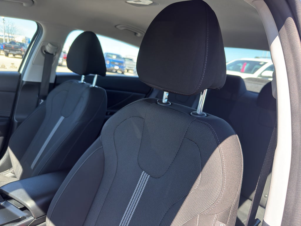 2021 Hyundai ELANTRA SE IVT