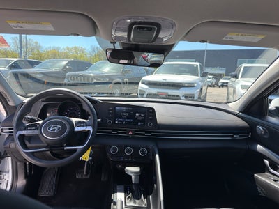 2021 Hyundai ELANTRA SE IVT