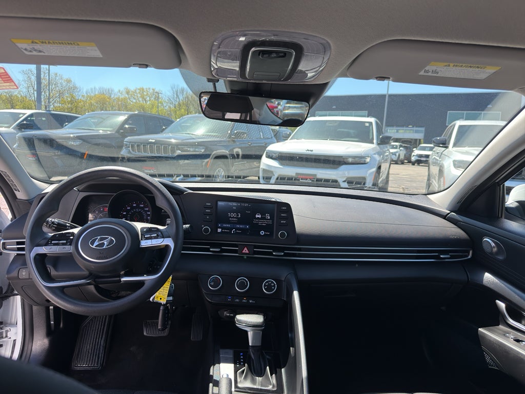 2021 Hyundai ELANTRA SE IVT