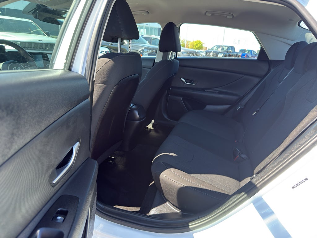 2021 Hyundai ELANTRA SE IVT