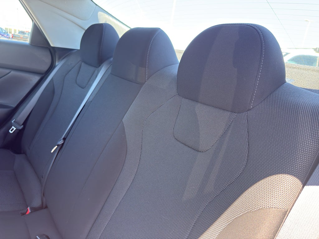 2021 Hyundai ELANTRA SE IVT